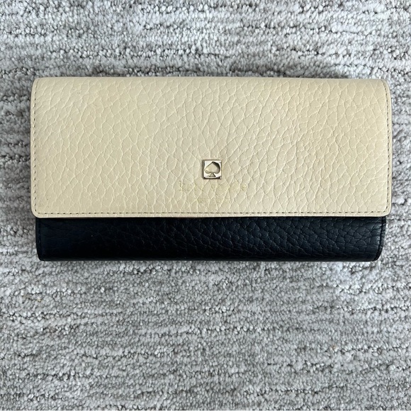 Kate Spade Southport Avenue Sandra Wallet - Picture 1 of 5